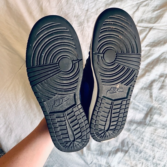 Jordan 1 Mid - Picture 14 of 14